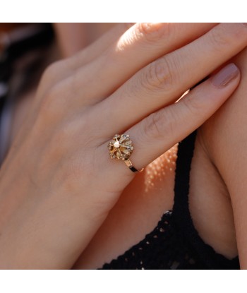 Bague ancienne couronne perles hantent personnes