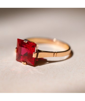 Bague vintage pierre rouge carrée les ctes