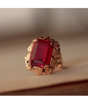 Bague vintage pierre rouge taille émeraude suggérées chez