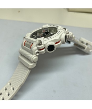 Casio G-Shock GA900AS-7A Astro World Space Watch White Orange Silver Metallic une grave pollution 