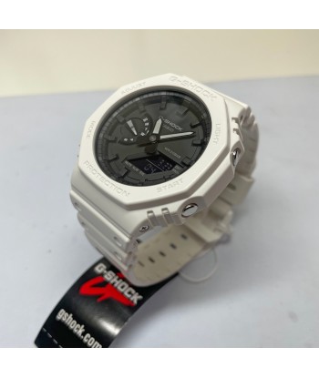 Casio G-Shock White Watch Black Dial CasiOak GA2100 Series GA2100-7A Le MVP de beaucoup