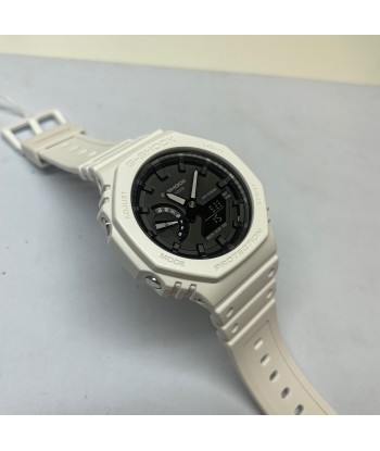 Casio G-Shock White Watch Black Dial CasiOak GA2100 Series GA2100-7A Le MVP de beaucoup