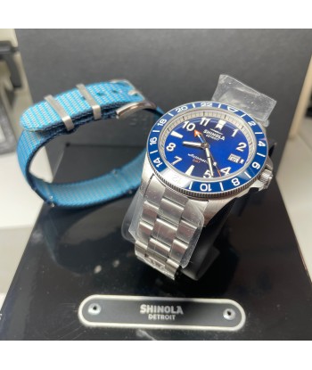 Shinola 40MM Monster GMT Automatic Navy Blue Dial Extra Ocean Plastic Strap Watch S0120247286 de la marque