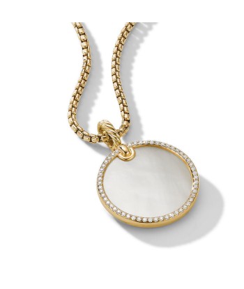 DY Elements Disc Pendant in 18K Yellow Gold with Mother of Pearl and Pave Diamond Rim français