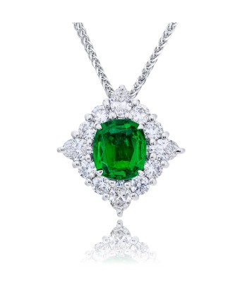 JB Star Cushion Shape Emerald & Diamond Pendant Necklace En savoir plus